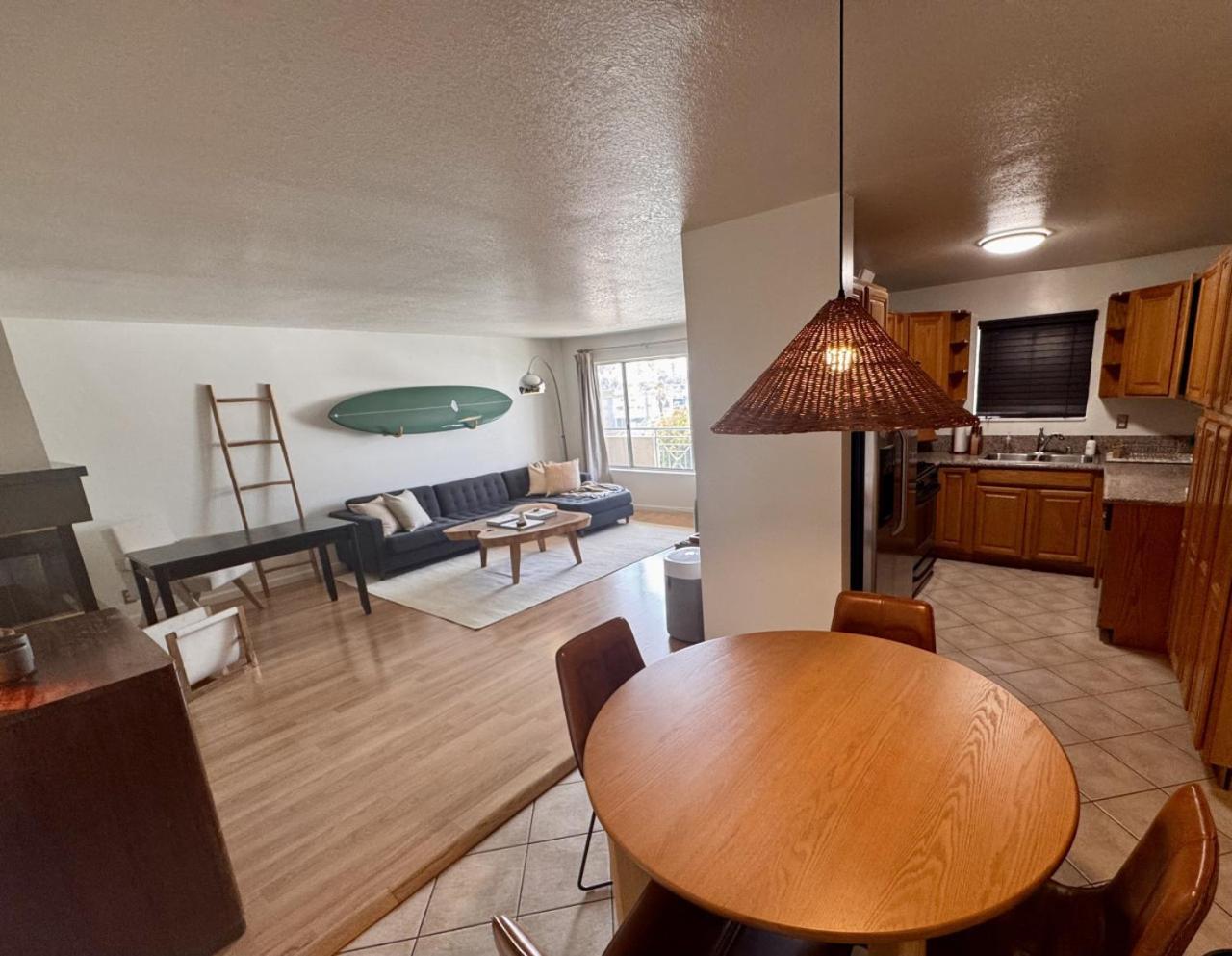 Santa Monica 2br Views And Prime Location Holiday home Los Angeles