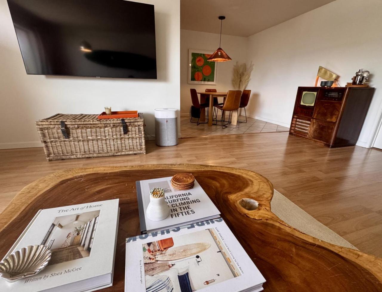 Santa Monica 2br Views And Prime Location Holiday home Los Angeles